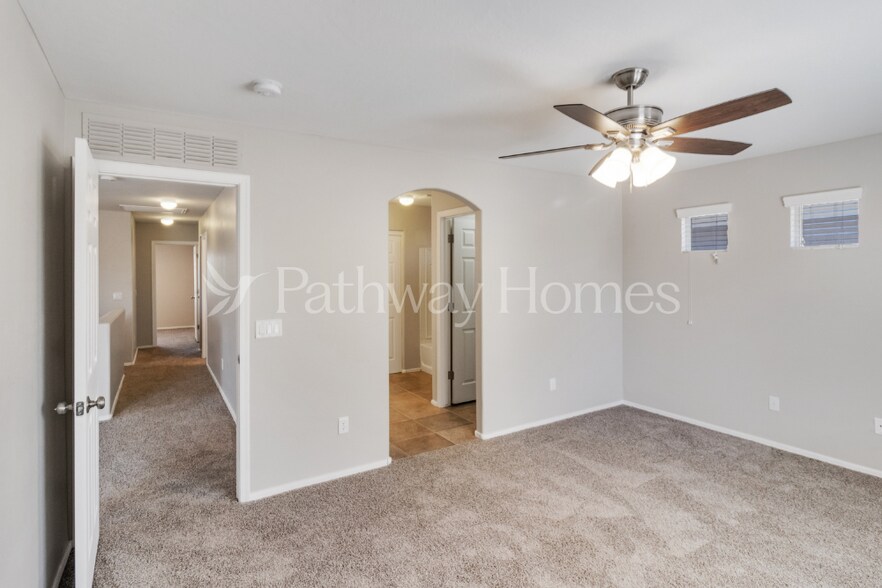 Building Photo - 31420 N Shale Dr