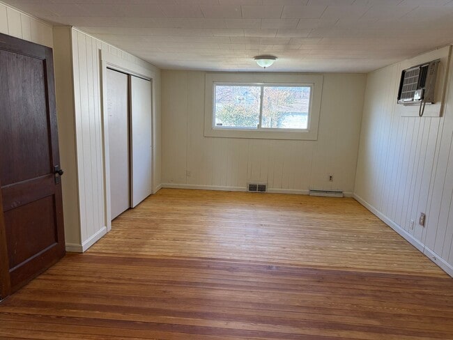 Building Photo - 4 Bed / 2 Bath Home for Rent – Canton, Ohio