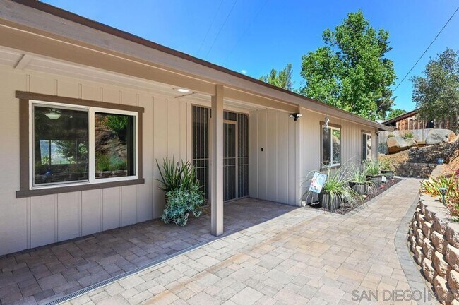 Building Photo - GORGEOUS 3/2.5 Bath Remodeled Home with Stunning Views in Alpine