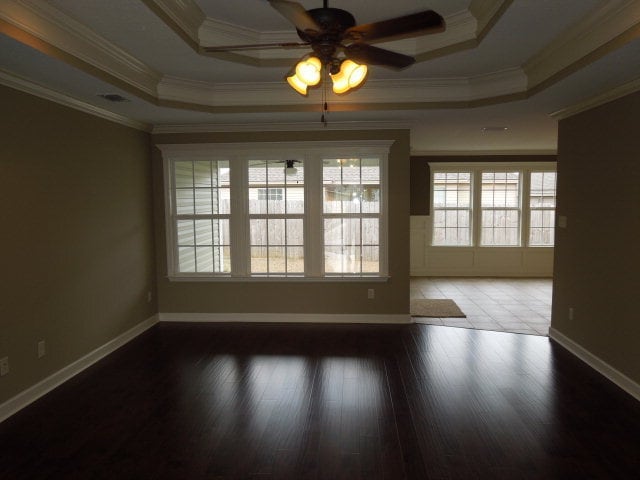 Building Photo - Charming 3-Bedroom Home with Modern Amenit...