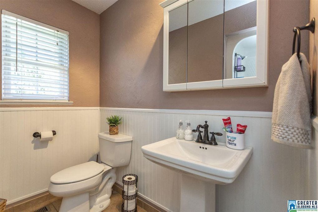 Building Photo - 707 Truss Ferry Rd