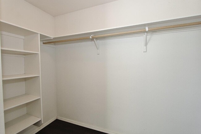 Building Photo - 725 E Wakely St