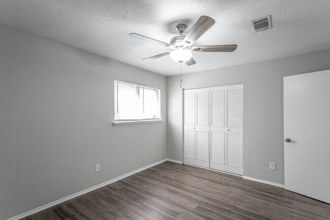 Building Photo - 4405 Delashmitt Rd