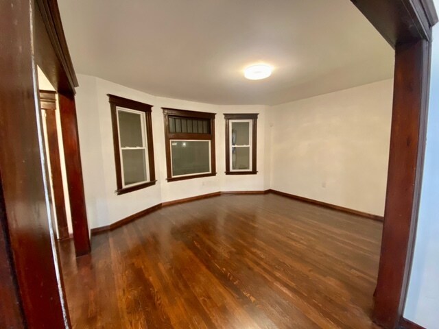 Building Photo - 664 Gladstone Ave