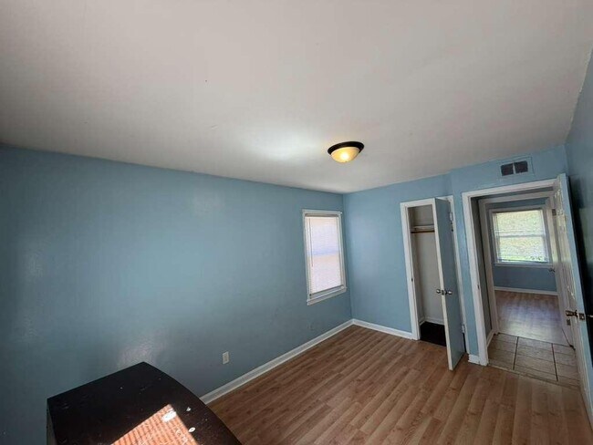 Building Photo - 4636 N 46th St