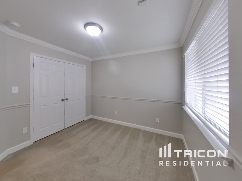 Building Photo - 9039 Thomas York Blvd