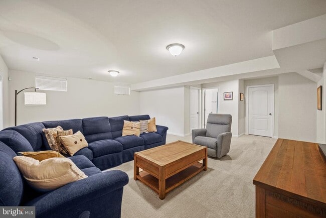 Building Photo - 1025 Forsythia Ln