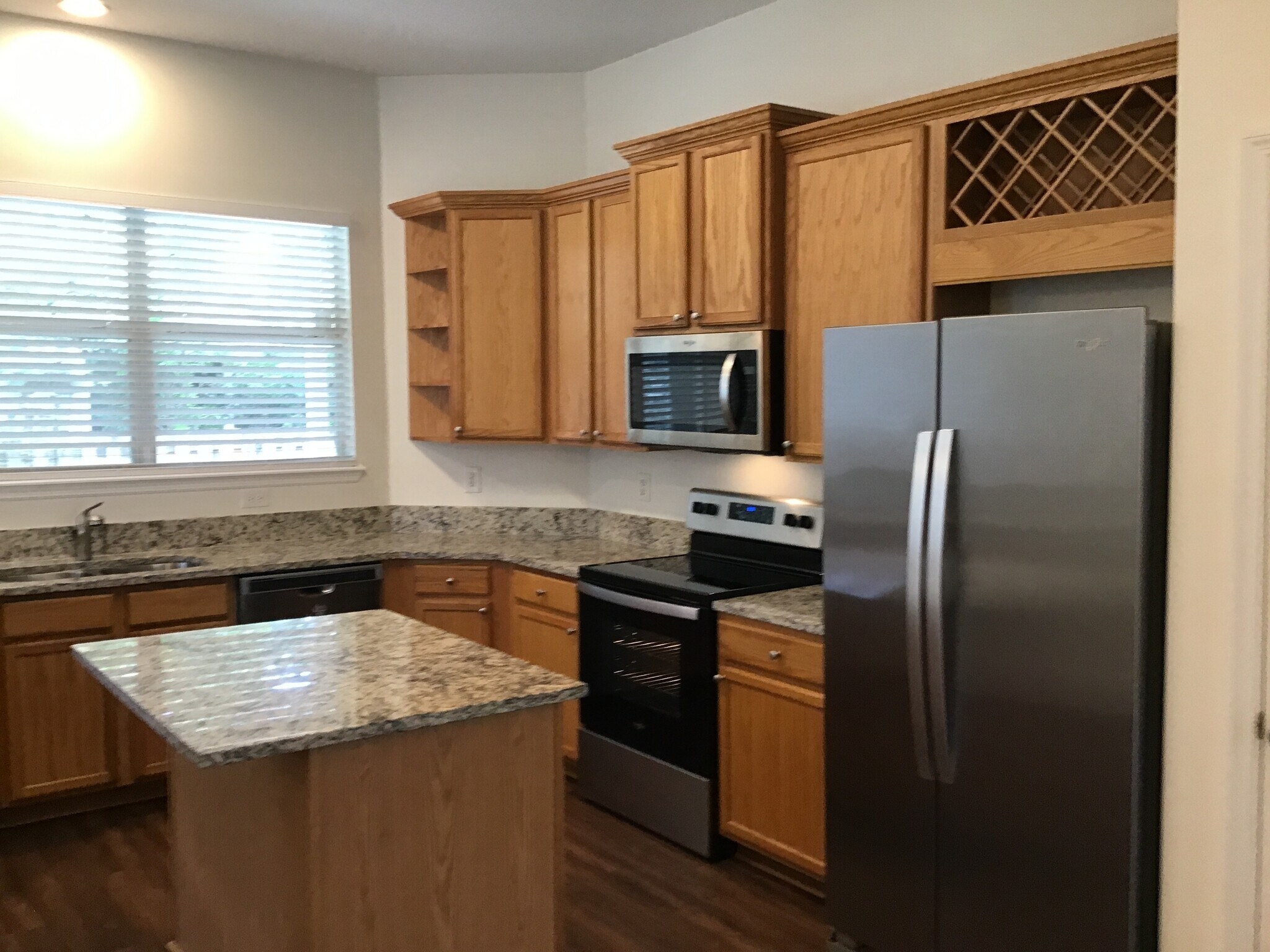 Building Photo - 534 Alice Cove Ct