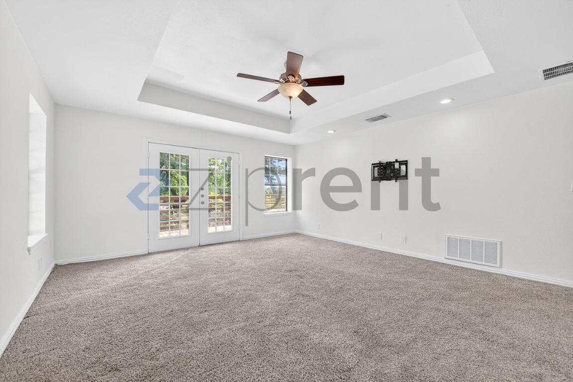 Building Photo - Unit