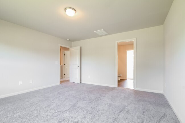 Building Photo - 662 Tacoma Trl