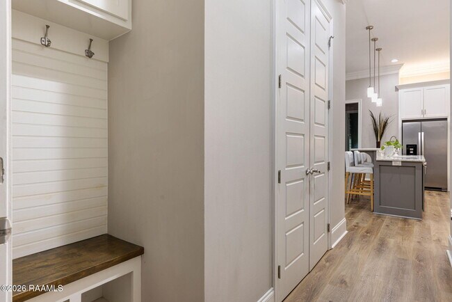 Building Photo - 204 Redfern St