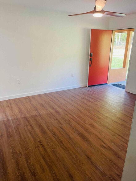 Building Photo - 1453-1453 Fisher Ln