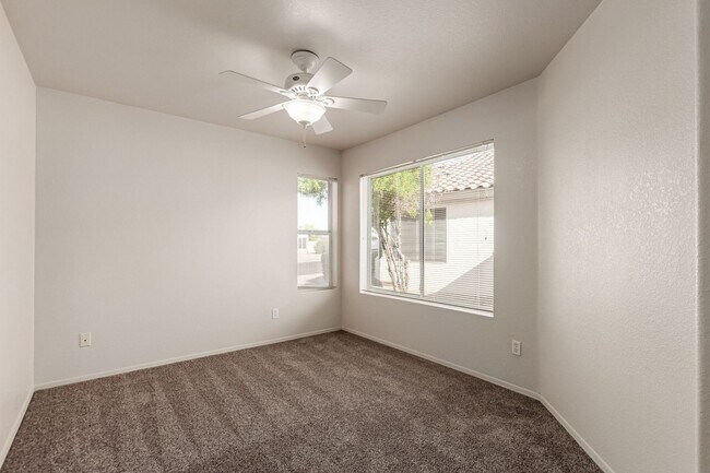 Building Photo - Beautiful Single-Level Home in Prime Locat...