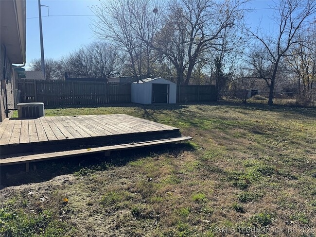 Building Photo - 13786 S Hickory St