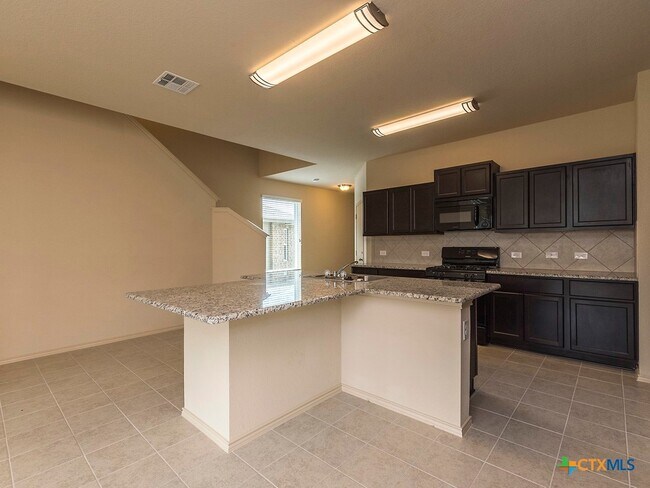 Primary Photo - 113 Tallow Trl