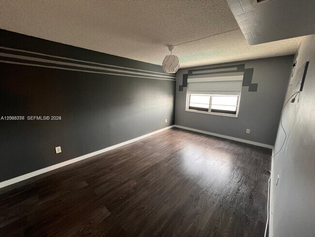 Building Photo - 488 NW 165th St