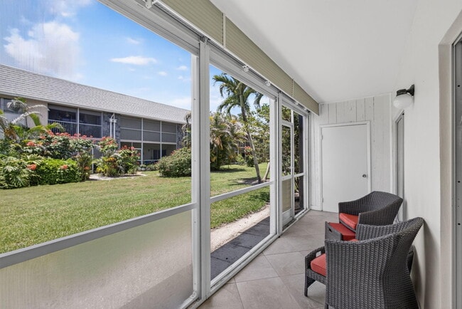 Building Photo - 18081 SE Country Club Dr