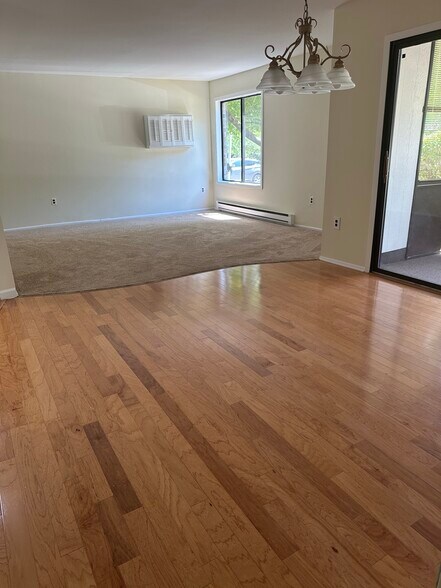 Building Photo - 167 Amberly Dr