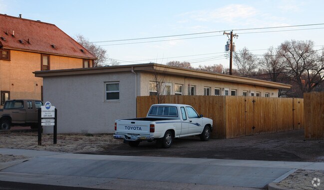 Building Photo - 2416-2418 W Vermijo Ave