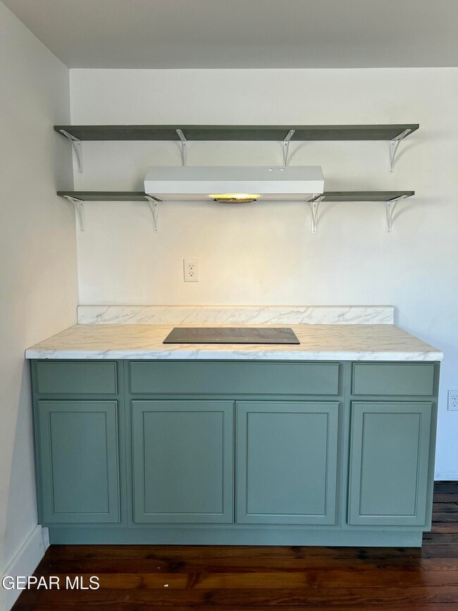 Building Photo - 716 N Glenwood St