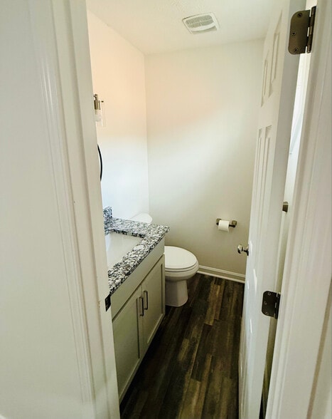 Building Photo - 3910 Dunbar Ave