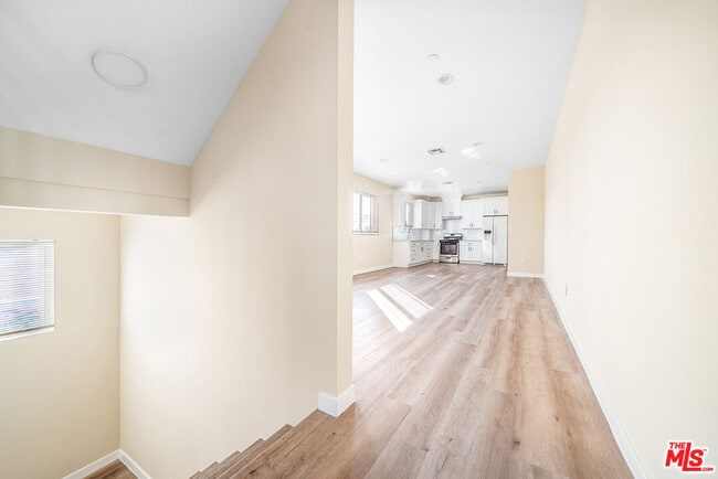 Building Photo - 1002 E 33rd St