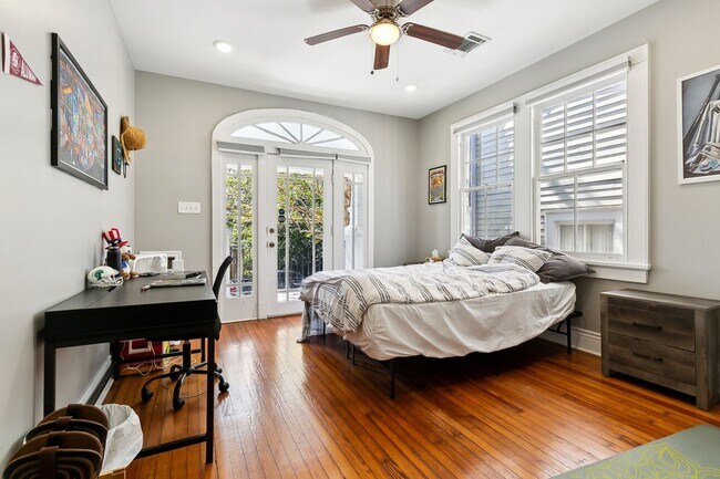 Building Photo - Charming Duplex in the Heart of Uptown New...