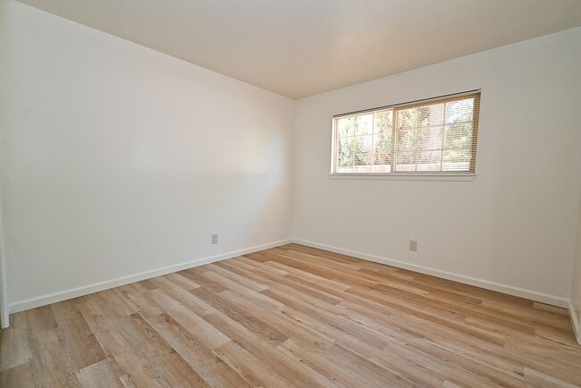 Building Photo - $3790 - 3BR - GORGEOUS REMODELED HOME IN N...
