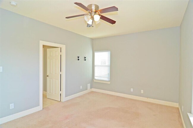 Building Photo - 131 Starboard Dr