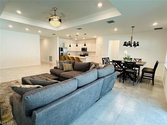 Building Photo - 3102 61st Dr E