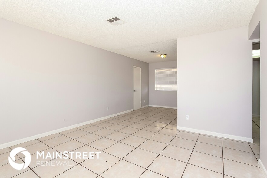 Building Photo - 8435 W Heatherbrae Dr
