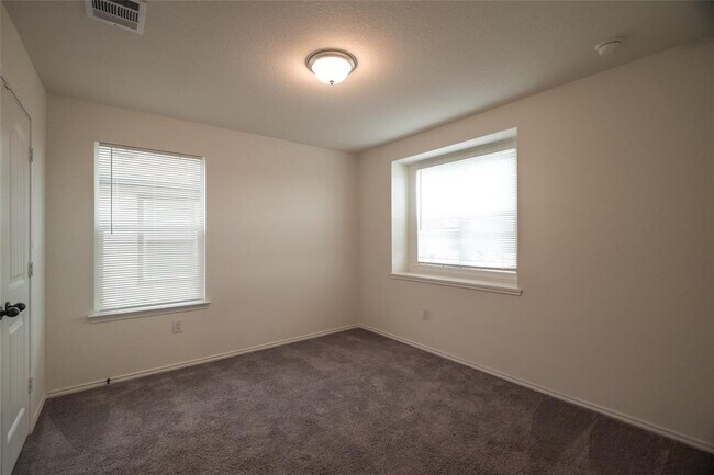 Building Photo - 6408 Carriage Pines Dr