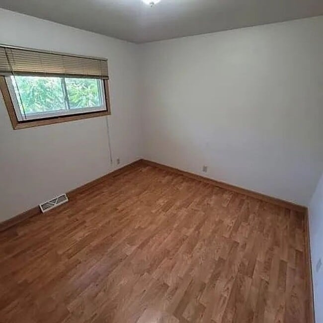 Building Photo - 724-738 Ridgeland Avenue