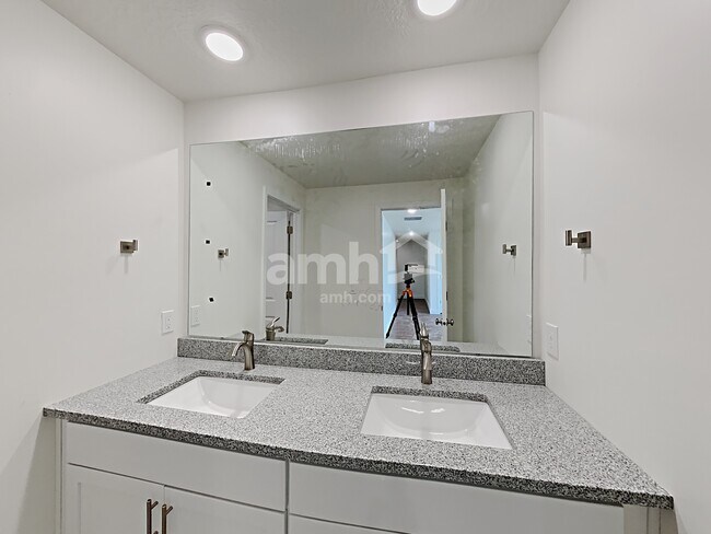 Building Photo - 1321 Rickshaw Ln