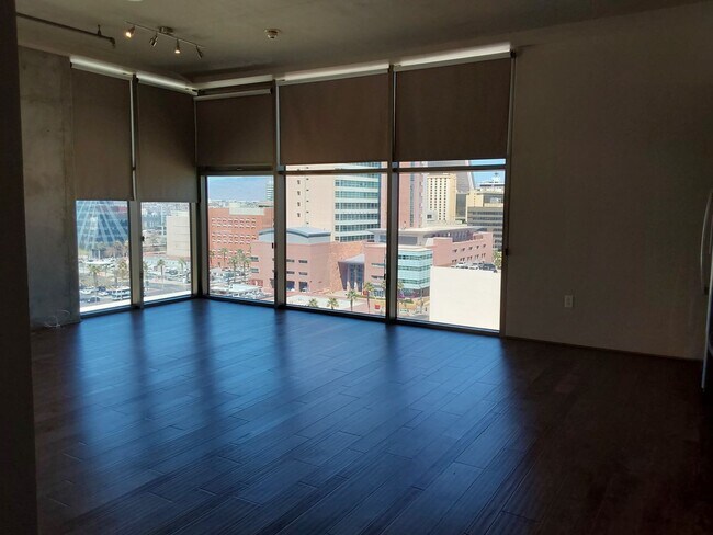 Building Photo - Gorgeous Juhl Loft unit for lease!!