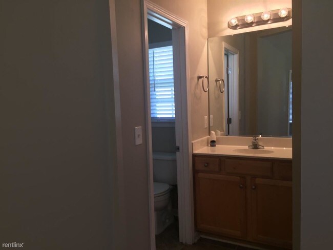 Building Photo - 1650 Sandersted Village Cir