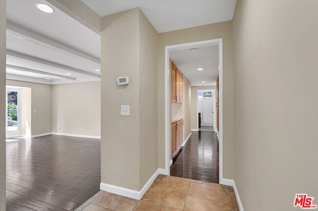 Building Photo - 26572 Academy Dr