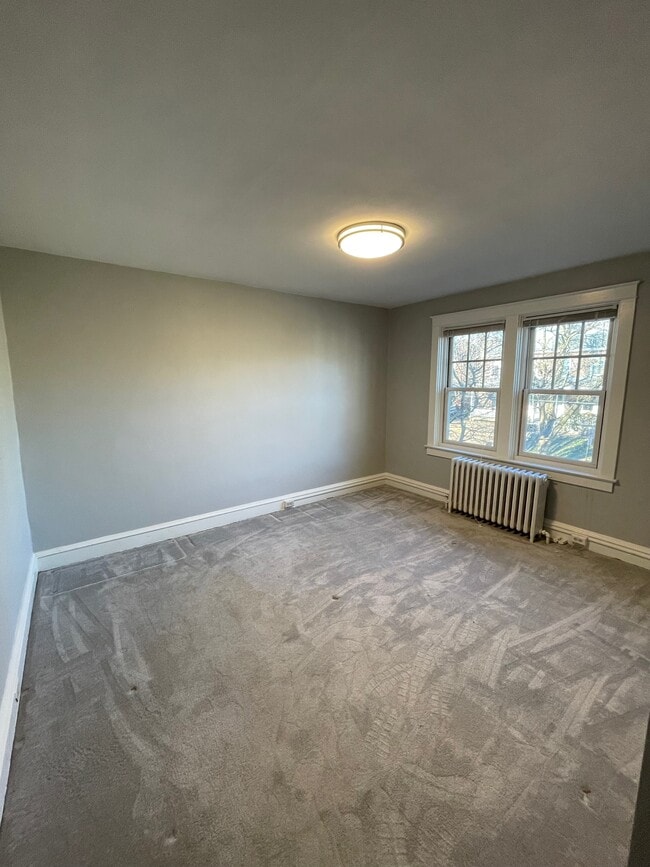 Building Photo - 714 3rd St