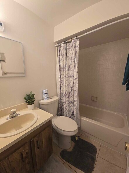 Building Photo - 419 Banana Cay Dr