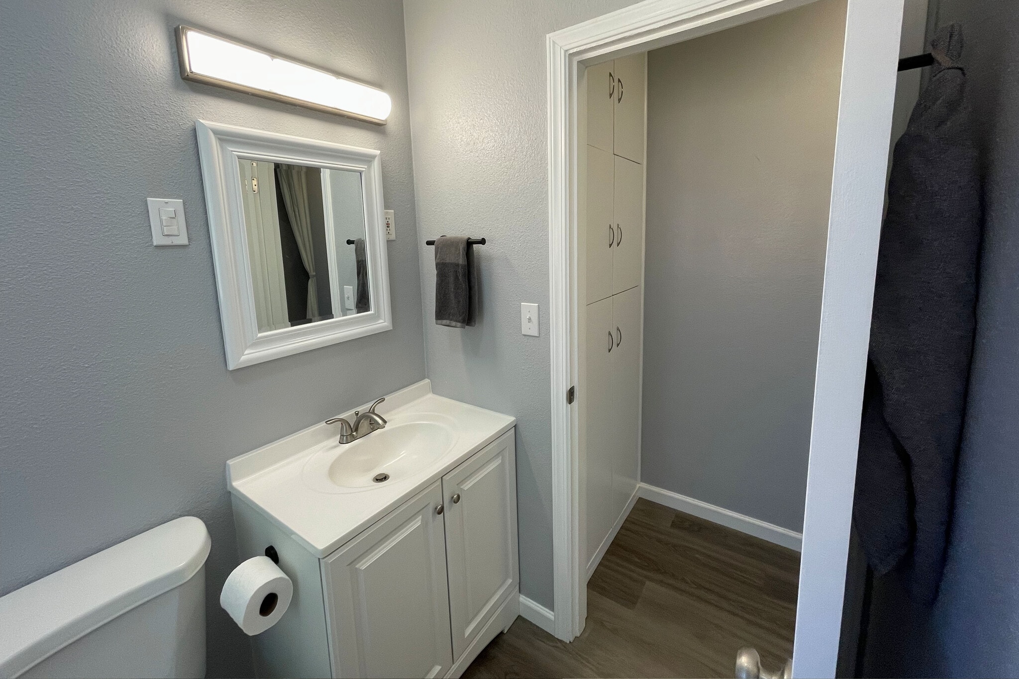 Building Photo - 2102 W 28th St