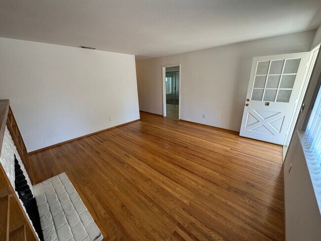 Building Photo - 1449 Gary Way
