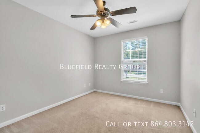 Building Photo - 106 Pine Needle Rd