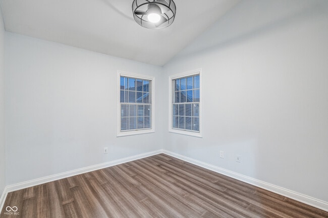 Building Photo - 2068 Broughton St