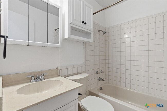 Building Photo - 1917 Nevada St