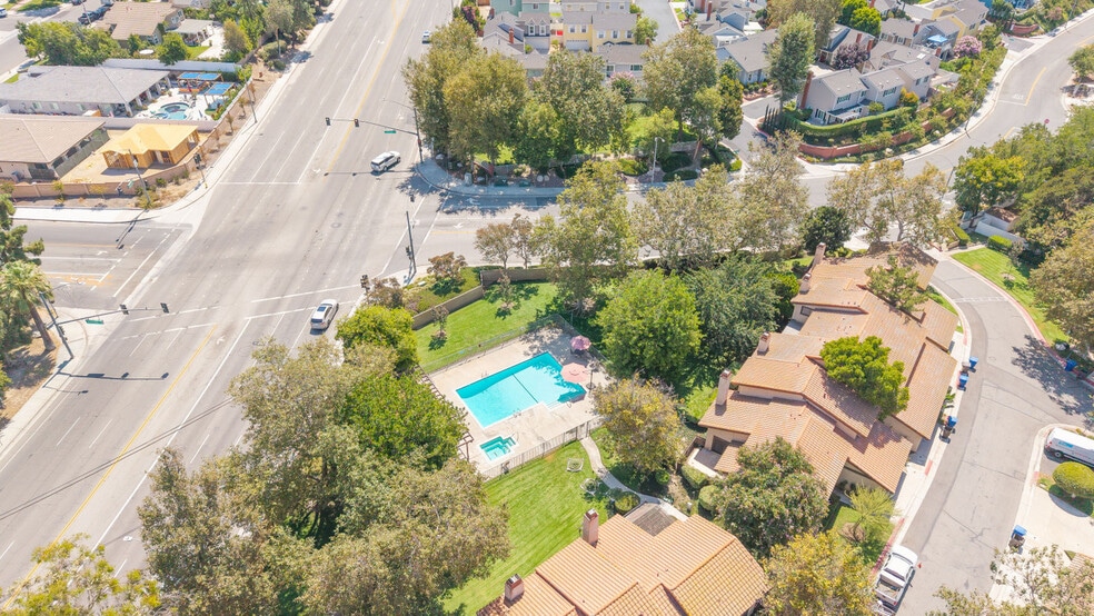 Building Photo - 6571 Carioca Ln