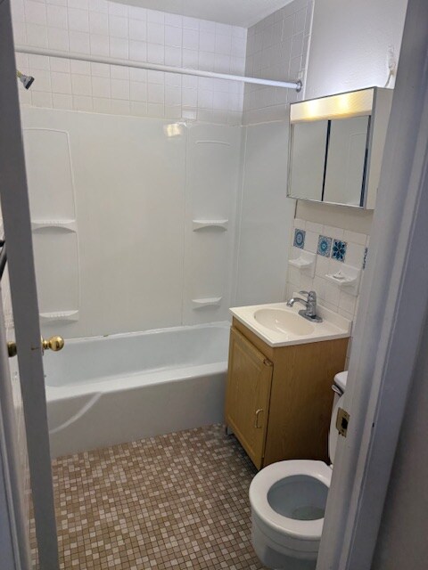 Building Photo - 1139 Thorndike St