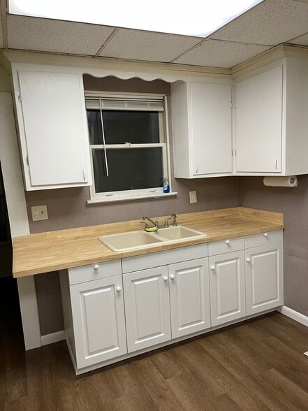 Kitchen - 815 11th St