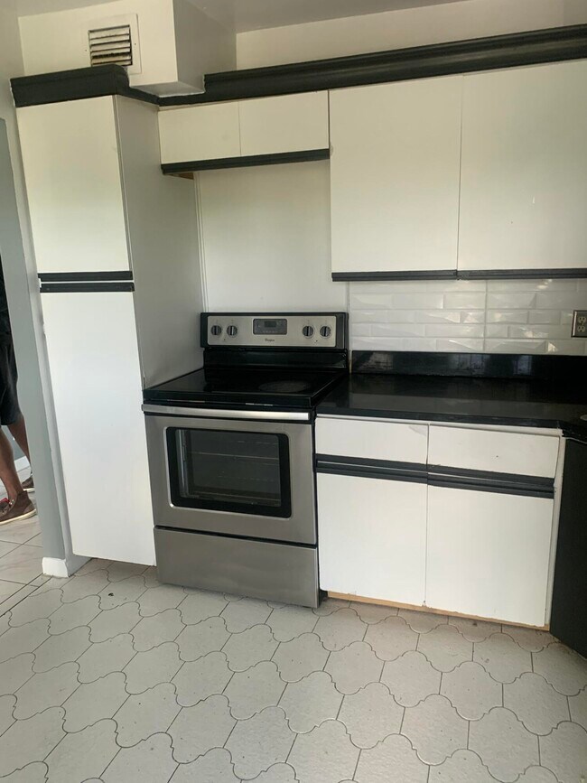 Building Photo - 3360 Spanish Moss Terrace