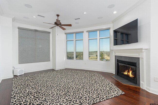 Building Photo - 2801 Wexford Dr