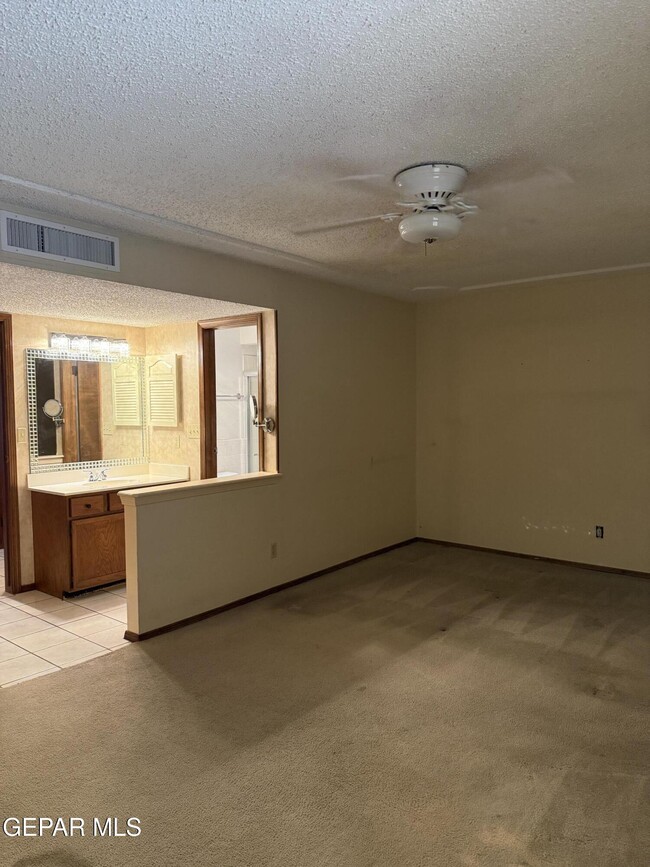 Building Photo - 3253 Tomahawk St